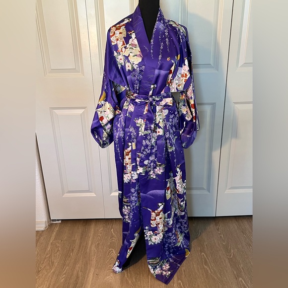 Purple Geisha Kimono - Picture 1 of 5